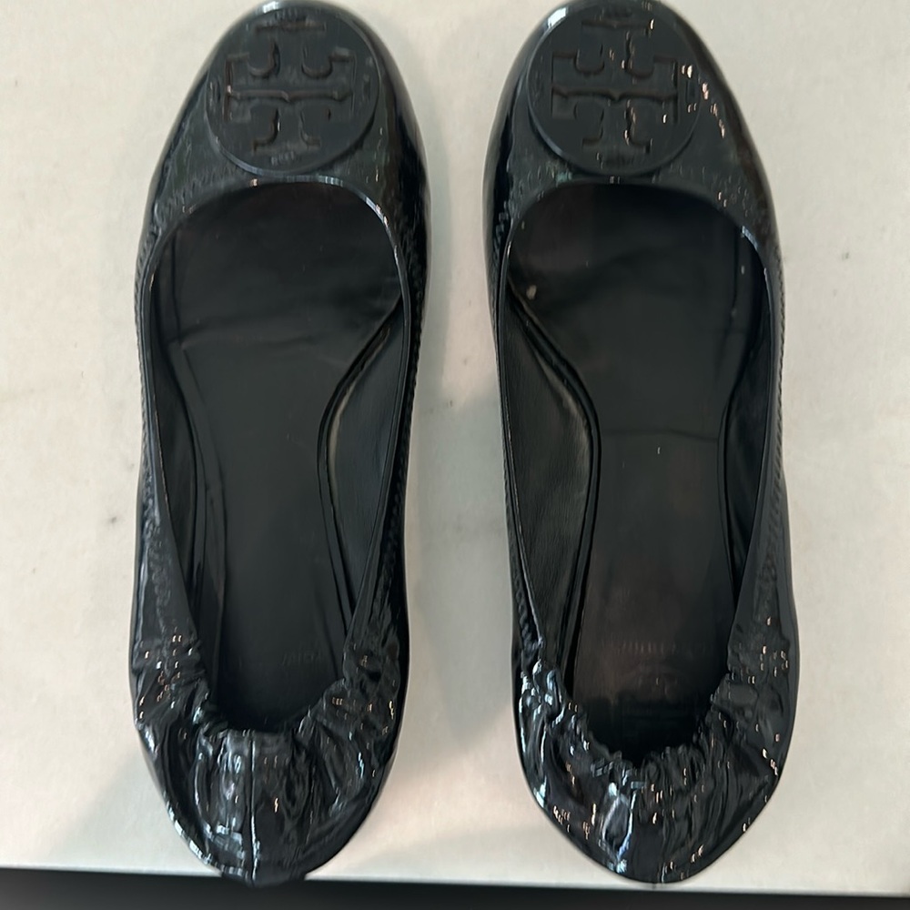 Designer Tory Burch Flats. Black Patton